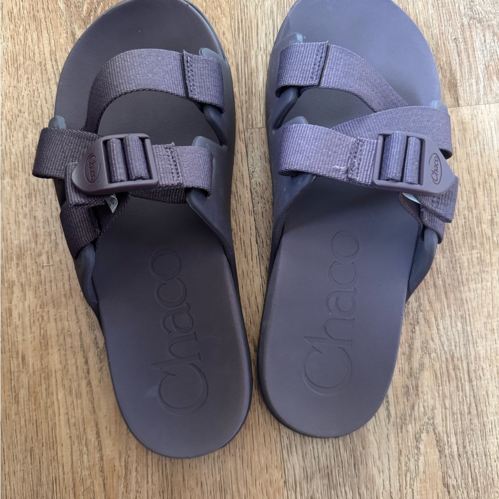 Chaco women’s chillos slides size 9 women’s sandals plum purple
